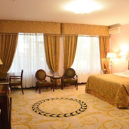 Hotel Royal Florence Кишинёв Экстерьер фото